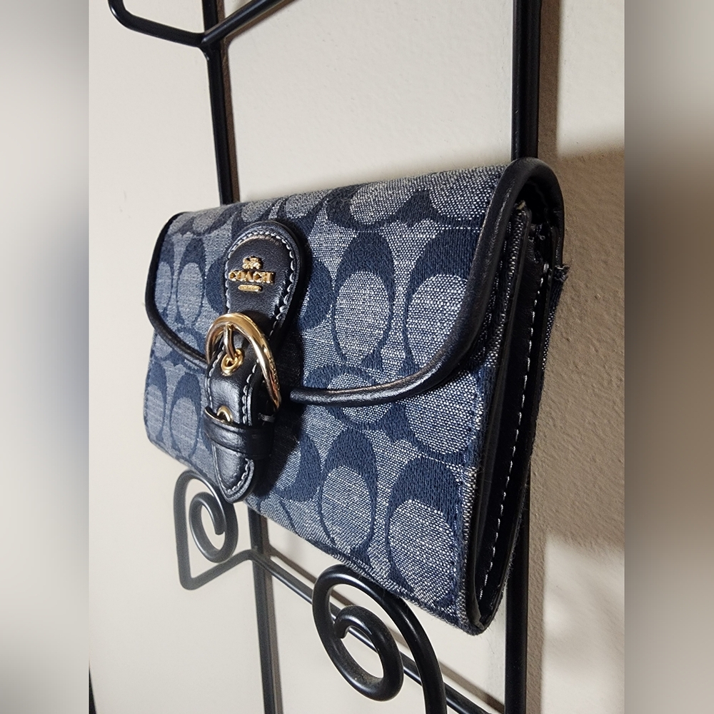 Coach Kleo Wallet Signature Chambray Smooth Leather Buckle Snap Blue Denim - Picture 5 of 10